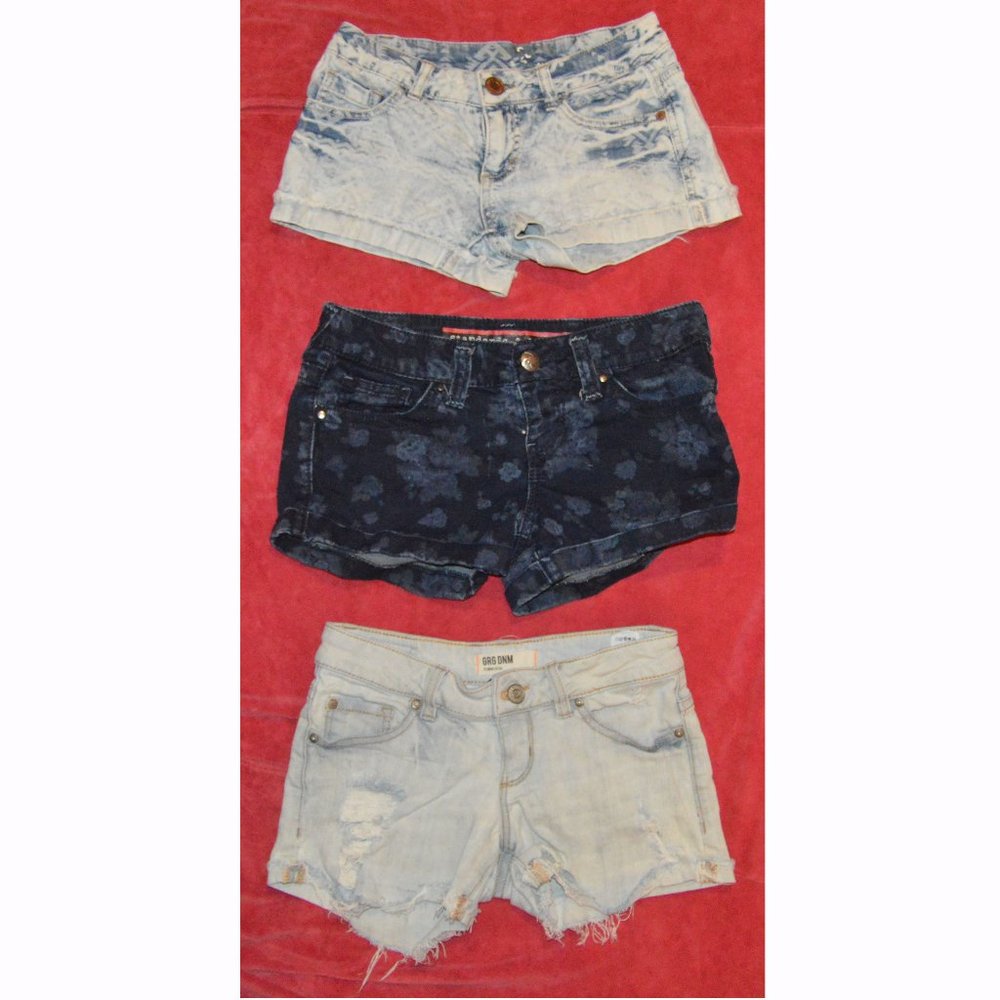 Juniors 3 Pair Blue Denim Shorts Lot Sizes 1 / 00 (24)